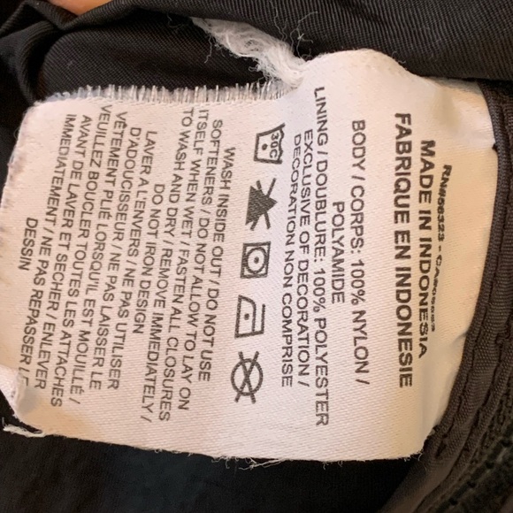 Men’s Nike Air Small 1/4 zip black pullover rain jacket/hooded windbreaker - Picture 14 of 16